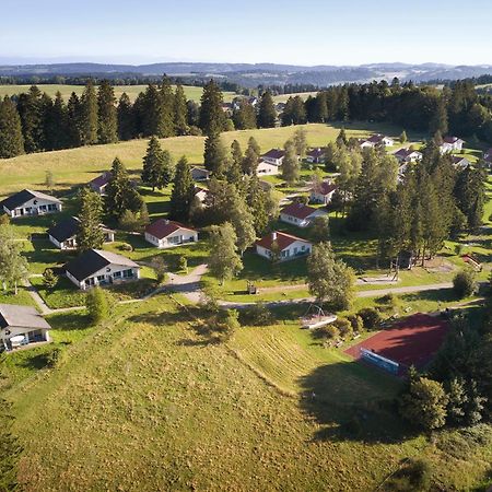 Reka-Feriendorf Montfaucon Exteriör bild