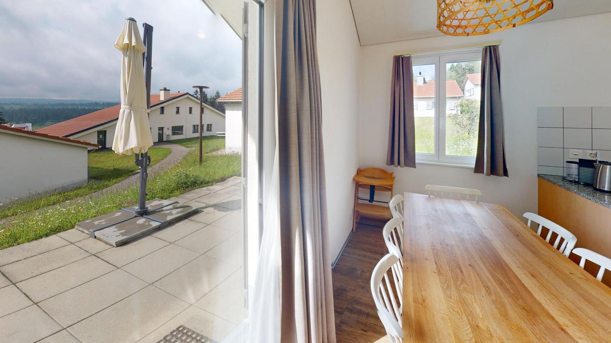 Reka-Feriendorf Montfaucon Rum bild